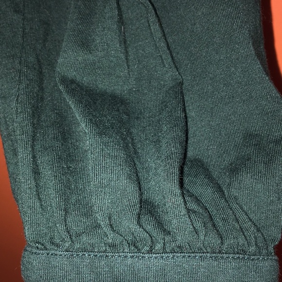 Hunter Green V-Neck Women's Top Lauren Ralph Lauren Size Medium 8/10 Woman’s - Picture 4 of 12